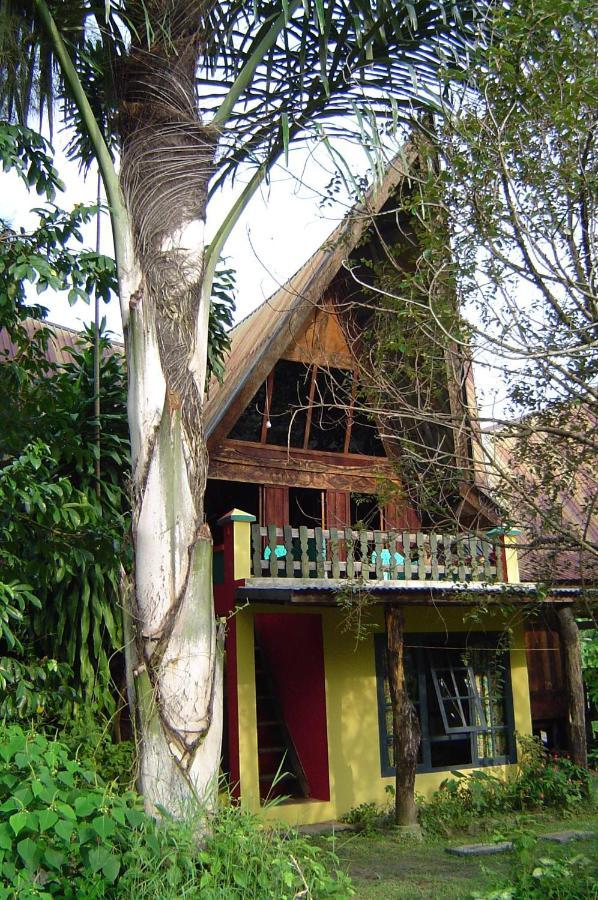 Liberta Homestay Tuk Tuk Exterior foto